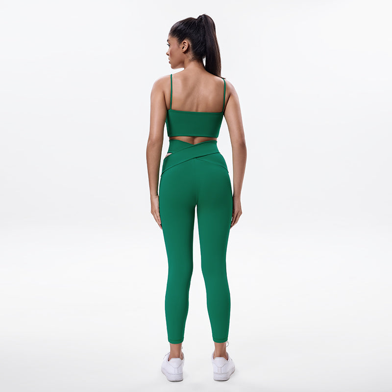 Eco-friendly Renewable Polyester Fabric Spaghetti Straps Fashionable Pilates Yoga Top